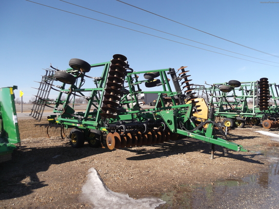 2006 John Deere 726