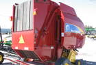 2010 New Holland BR7070