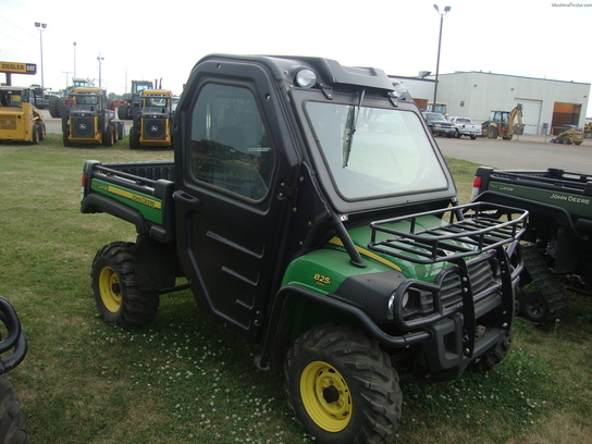 2010 John Deere 825I