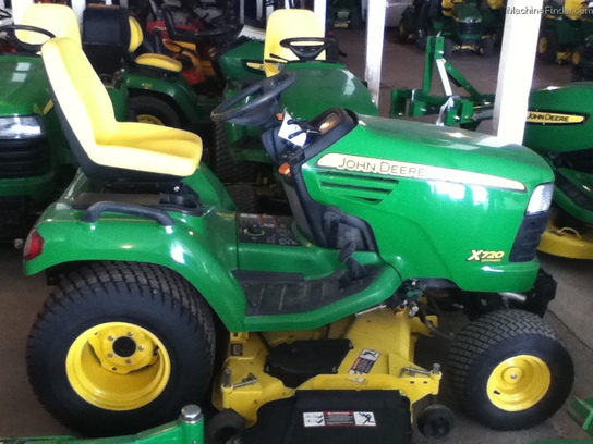 2011 John Deere X720