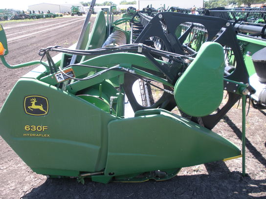 2005 John Deere 630F