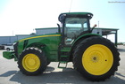 2011 John Deere 8260R