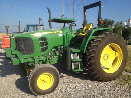 2010 John Deere 6115D