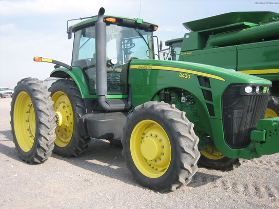  John Deere 8430