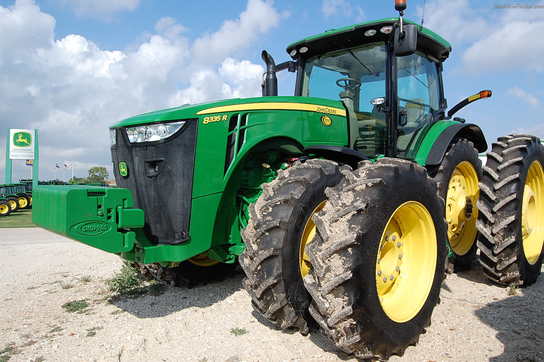 2011 John Deere 8335R