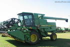  John Deere 8820