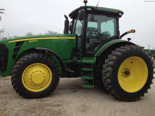 2010 John Deere 8225R