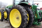 2011 John Deere 8260R