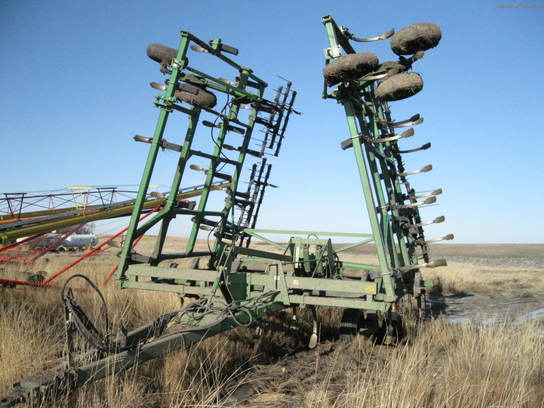 1998 John Deere 680