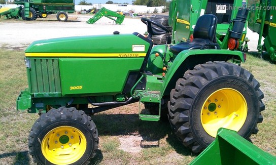 2010 John Deere 3005