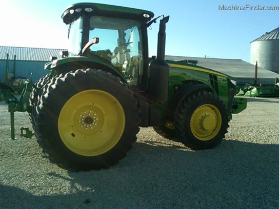 2012 John Deere 8235R