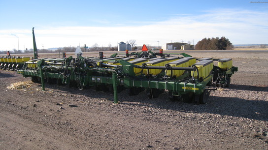 2011 John Deere 1720