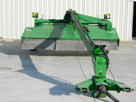 2003 John Deere 946