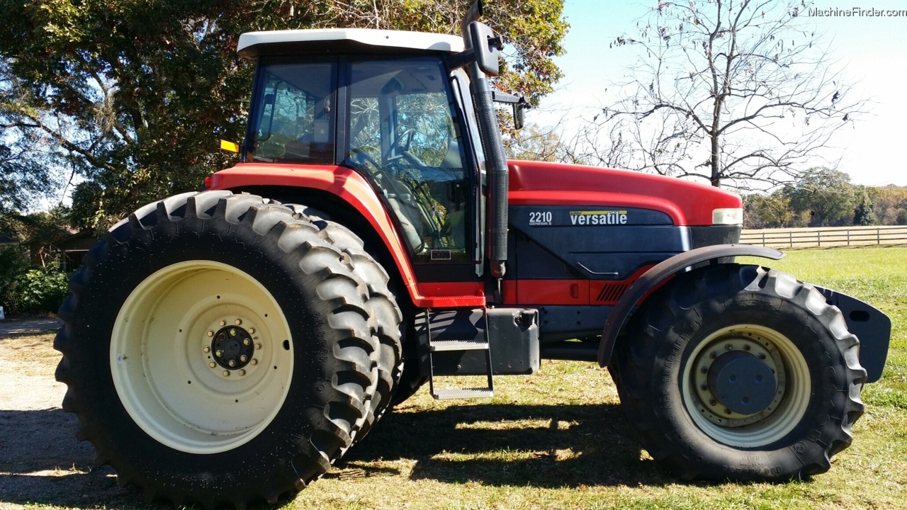 2004 Versatile 2210 Tractors Row Crop (+100hp) John Deere MachineFinder