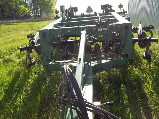  John Deere 2700