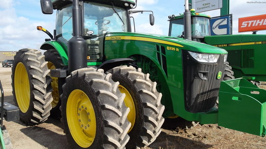 2011 John Deere 8335