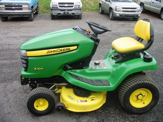  John Deere X304