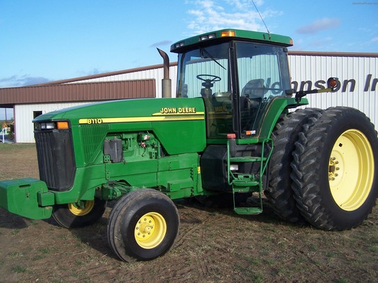 2000 John Deere 8110