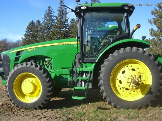 2010 John Deere 8225R