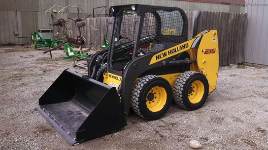 2011 New Holland L215