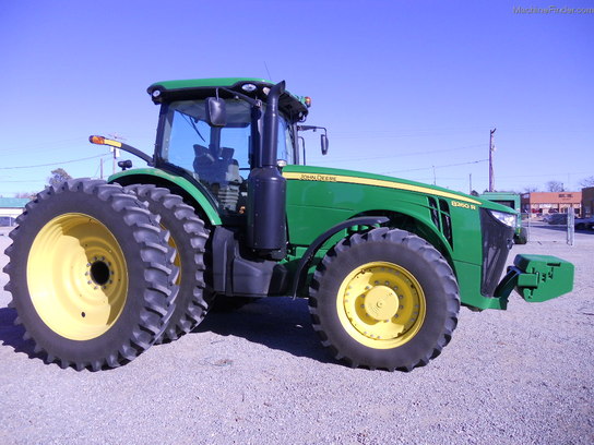 2012 John Deere 8260R
