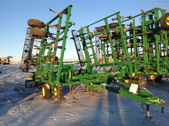2012 John Deere 2210