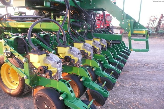 2012 John Deere DB60