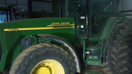 2000 John Deere 8410