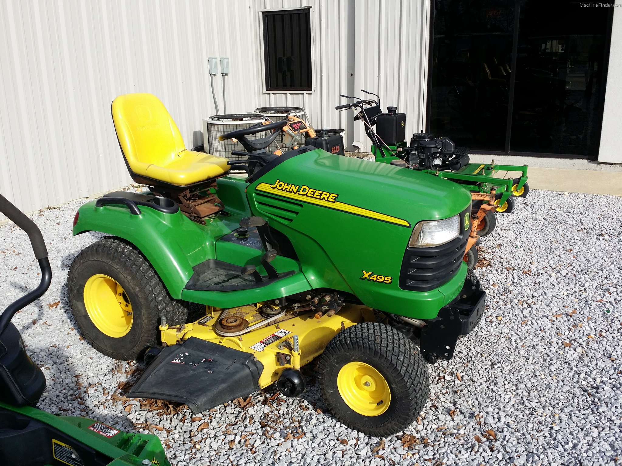 2004 John Deere X495 Lawn & Garden and Commercial Mowing John Deere