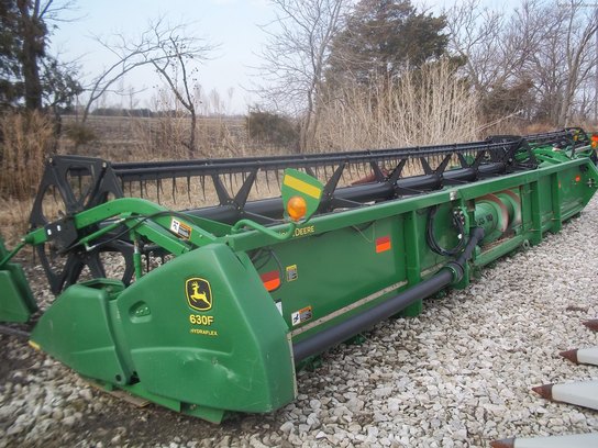 2007 John Deere 630