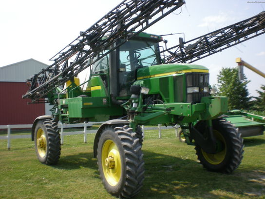 1998 John Deere 4700