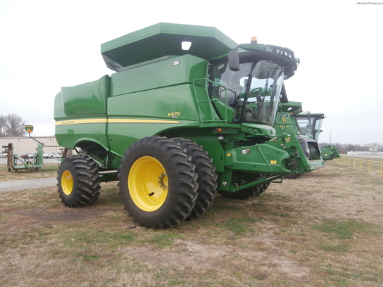 2012 John Deere S670