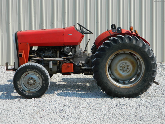 1981 Massey - Ferguson 230