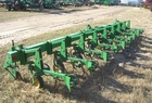  John Deere 825