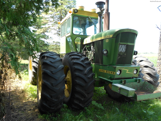 1974 John Deere 7520