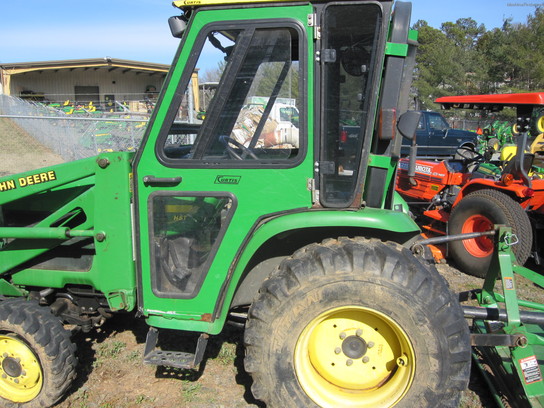 2000 John Deere 4400