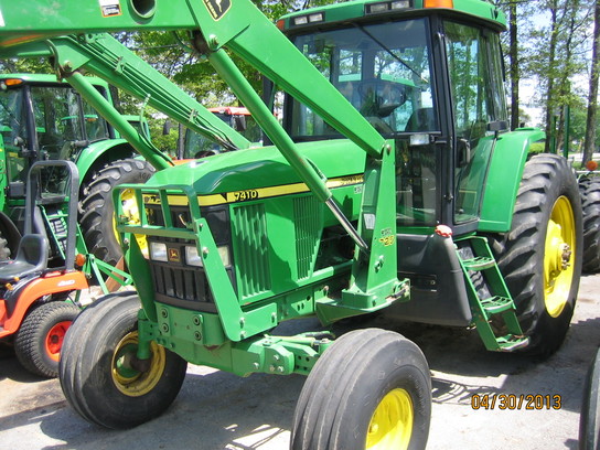 2000 John Deere 7410