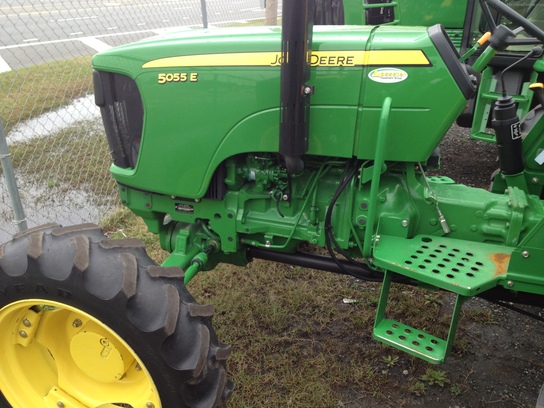 2011 John Deere 5055E