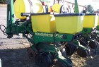 2000 John Deere 1750