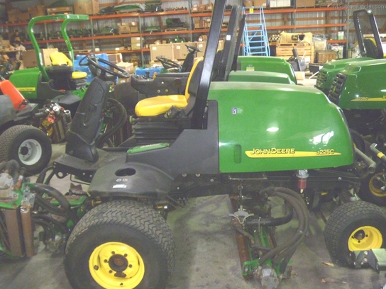 2005 John Deere 3225C