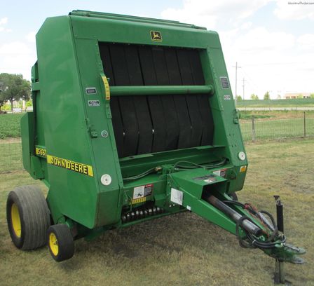 1996 John Deere 566