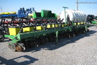 2000 John Deere 1710