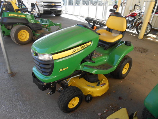 John Deere X300