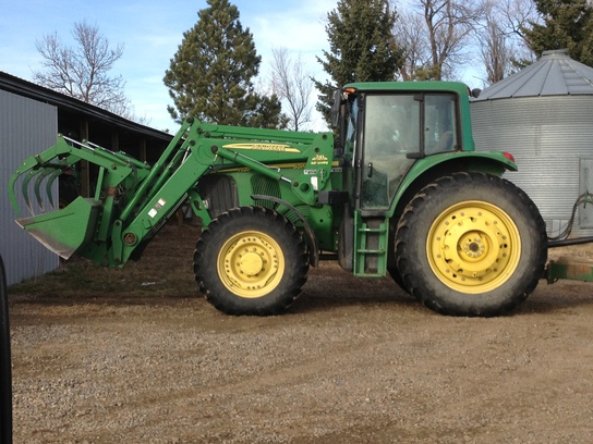 2003 John Deere 7520