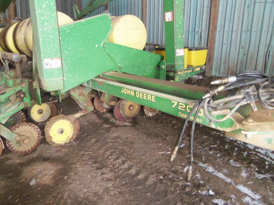 1992 John Deere 7200
