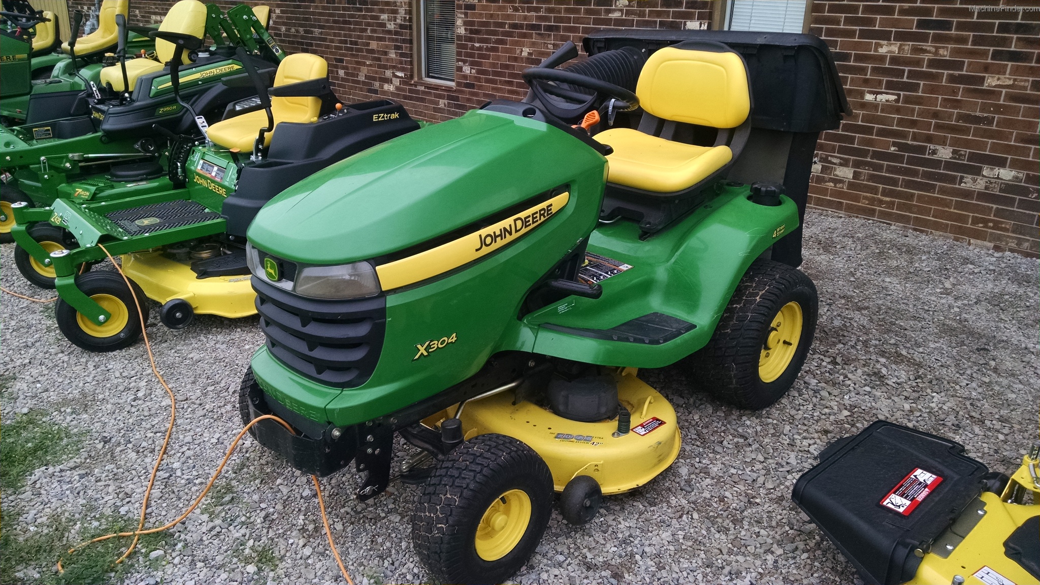 2010 John Deere X304 Lawn & Garden and Commercial Mowing John Deere MachineFinder