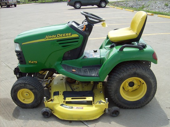 2005 John Deere X475