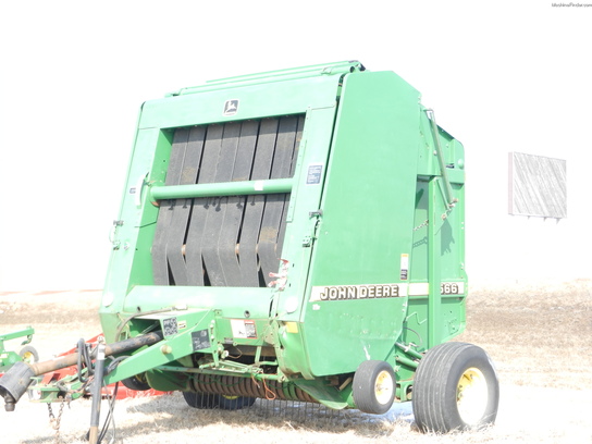 1999 John Deere 566