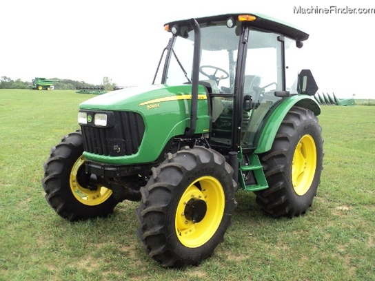 2010 John Deere 5083E