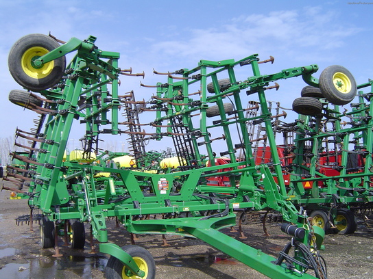2010 John Deere 2210